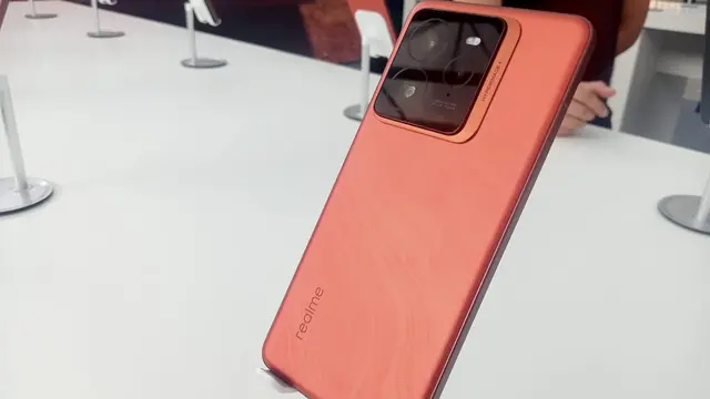 anhdepblog.com-Kabar gembira bagi penggemar teknologi dan penggemar ponsel flagship, Realme kembali menghadirkan inovasi terbaru dengan peluncuran resmi seri terbaru mereka, yaitu Realme GT 7 Series.
