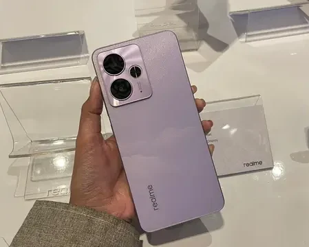 anhdepblog.com, Jakarta -  akhirnya resmi memboyong dua smartphone terbarunya ke pasar Indonesia, yakni Realme 14 5G dan Realme 14T 5G, dalam acara peluncuran yang digelar Selasa (6/5/2025) di Jakarta.
