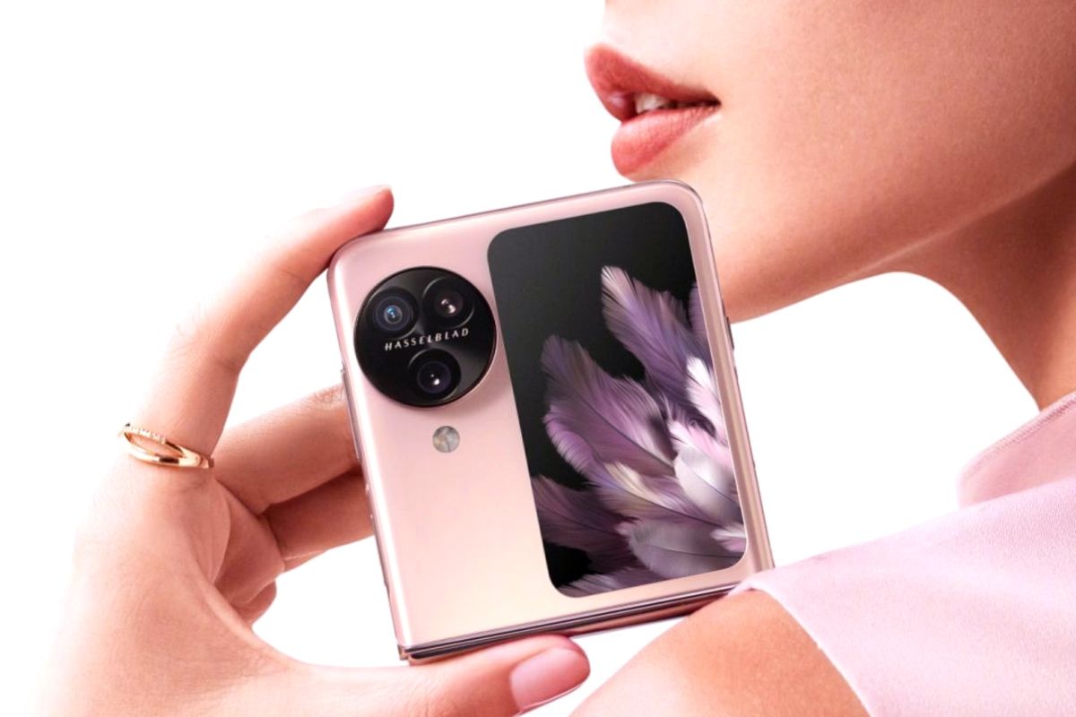 Baru-baru ini, Oppo resmi meluncurkan ponsel lipat terbaru mereka, yaitu Oppo Find N3 Flip. Kehadiran ponsel ini menjadi sorotan karena menawarkan inovasi teknologi yang cukup menarik di segmen ponsel lipat, yang selama ini didominasi oleh merek-merek besar seperti Samsung dan Huawei.